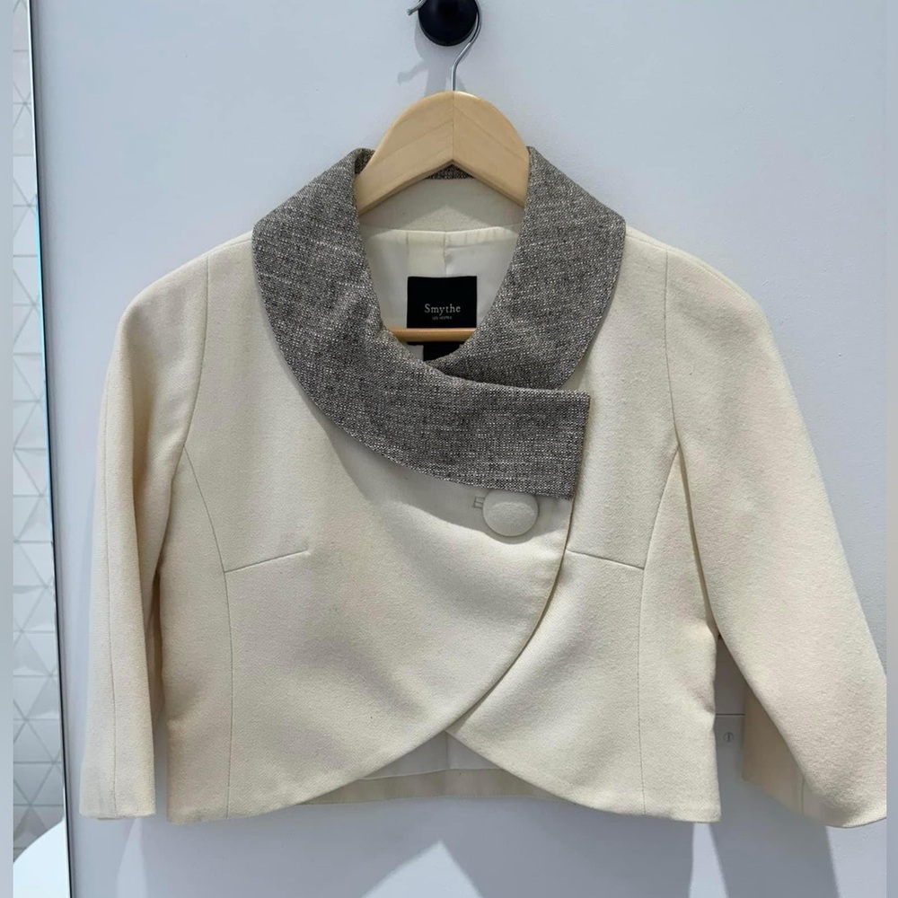 Smythe Cropped Cream Wool Blazer With Contrasting Statement Grey Collar
